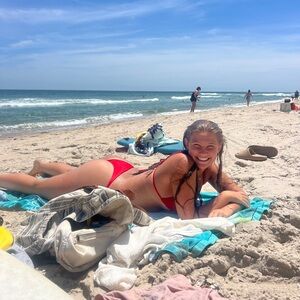 Meet your Posher, Ava